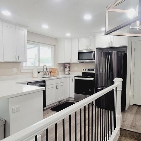 3 Bed 2 Bath Full Accessible Townhome In Heart Of Slc South Jordan Ngoại thất bức ảnh